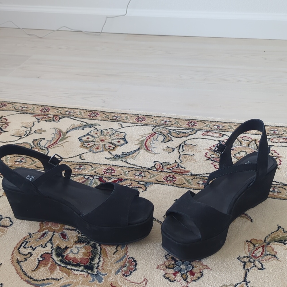 Eileen Fisher platform sandal
